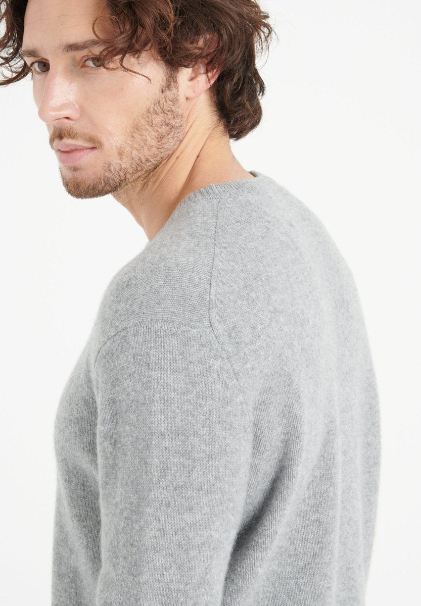 LUKE 14 Pull col rond en cachemire 4 fils gris clair - Studio cashmere8