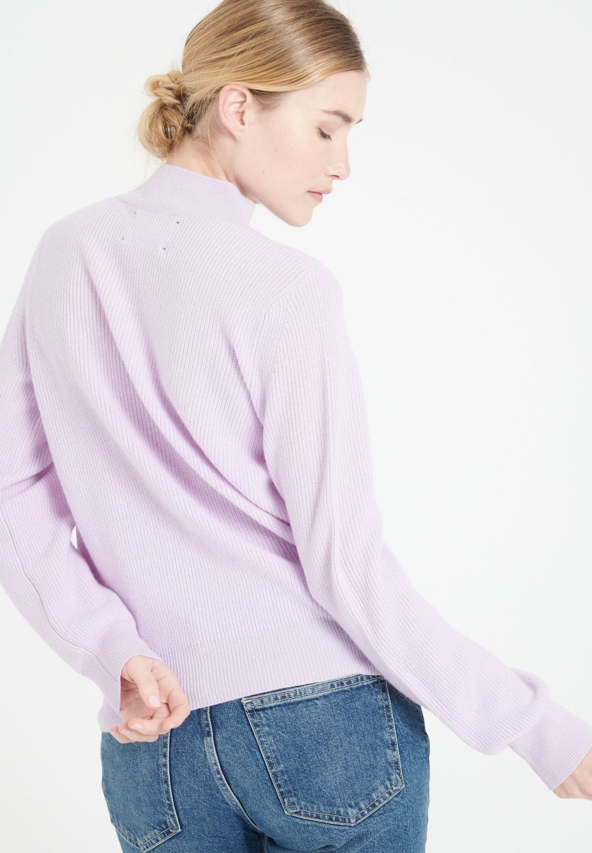 MIA 1 Pull col montant en cachemire à mailles côtelées lilas - Studio cashmere8