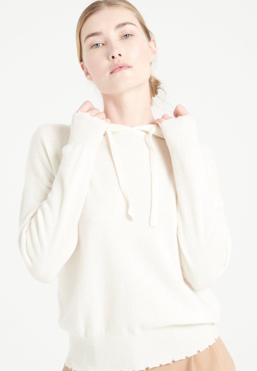 MIA 16 Sweat à capuche en cachemire avec finitions ciselées blanc écru - Studio cashmere8