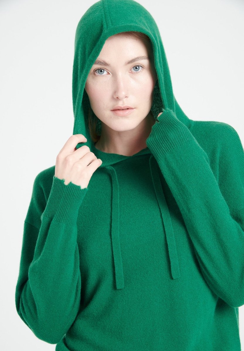 MIA 16 Sweat à capuche en cachemire avec finitions ciselées vert émeraude - Studio cashmere8