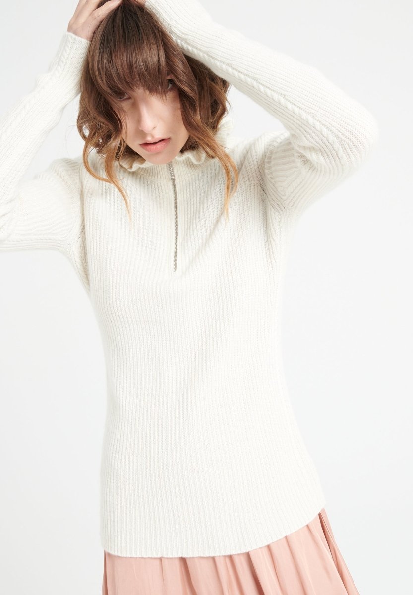 MIA 4 Pull col falbala zippé en cachemire à mailles côtelées blanc écru - Studio cashmere8