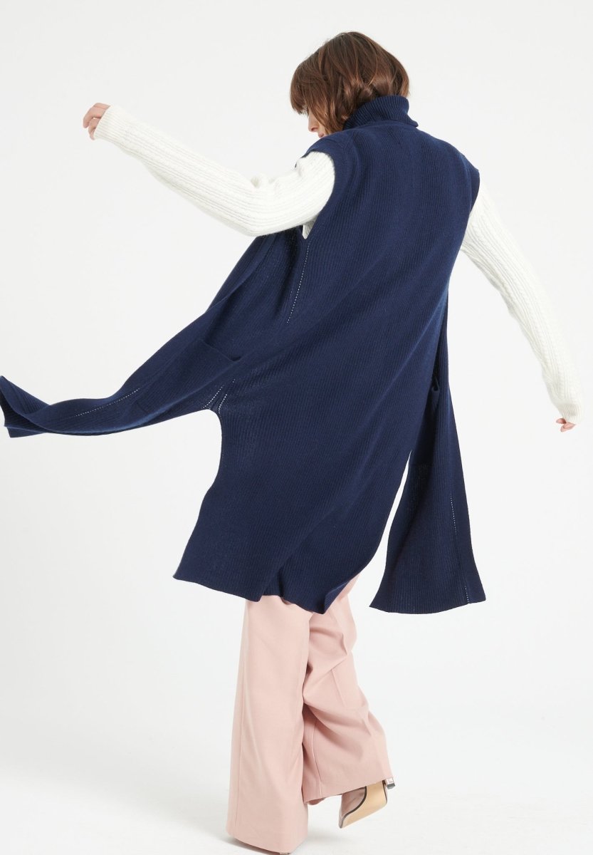 MIA 6 Long cardigan sans manches en cachemire à mailles côtelées bleu marine - Studio cashmere8