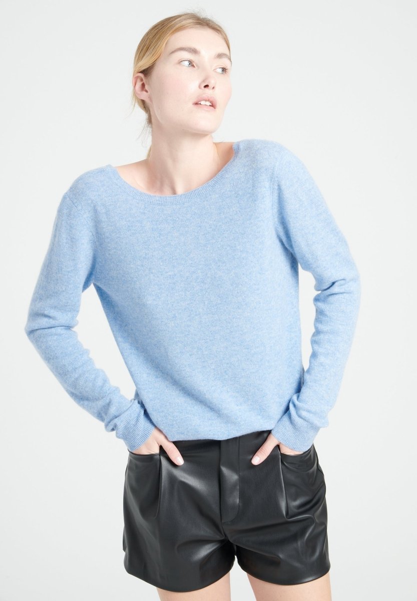 MIA 7 Pull décolleté en V dans le dos en cachemire bleu ciel - Studio cashmere8