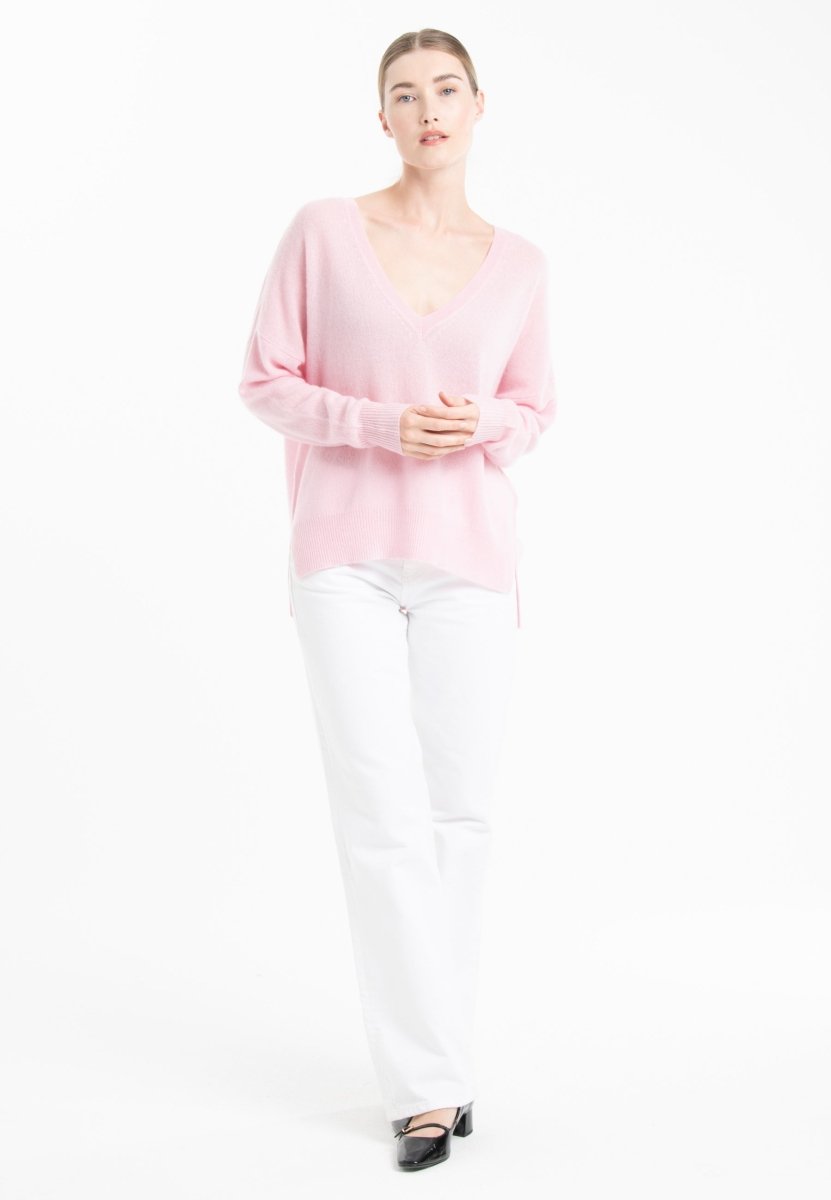 NAMI 23 Pull col V en cachemire avec bande couleur rose - Studio cashmere8