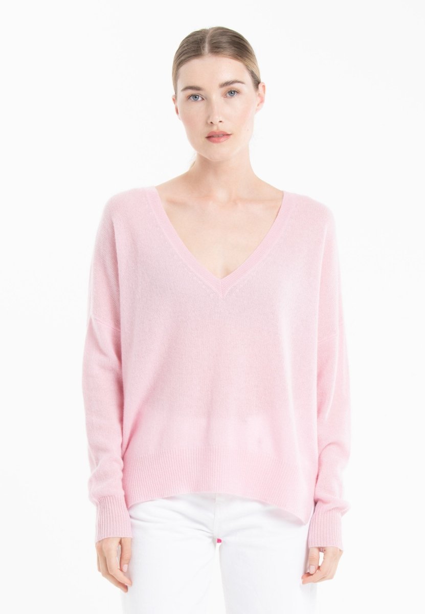 NAMI 23 Pull col V en cachemire avec bande couleur rose - Studio cashmere8