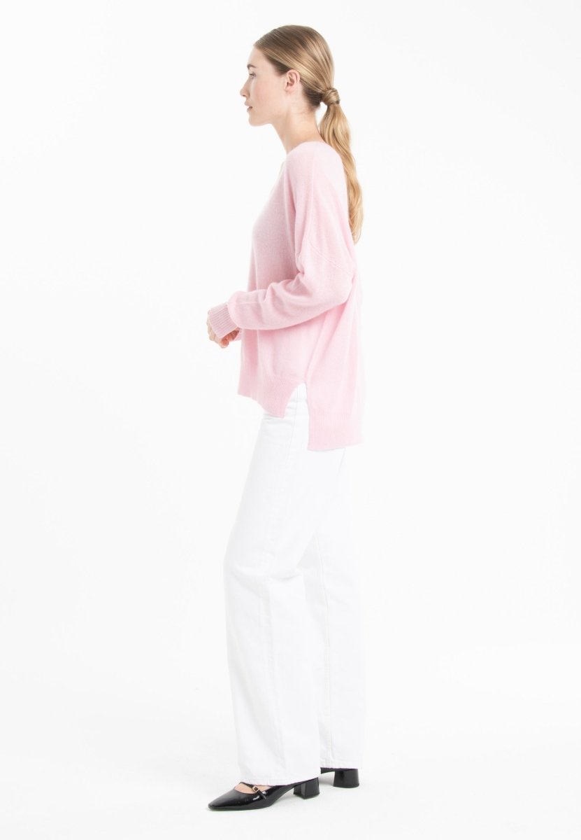 NAMI 23 Pull col V en cachemire avec bande couleur rose - Studio cashmere8