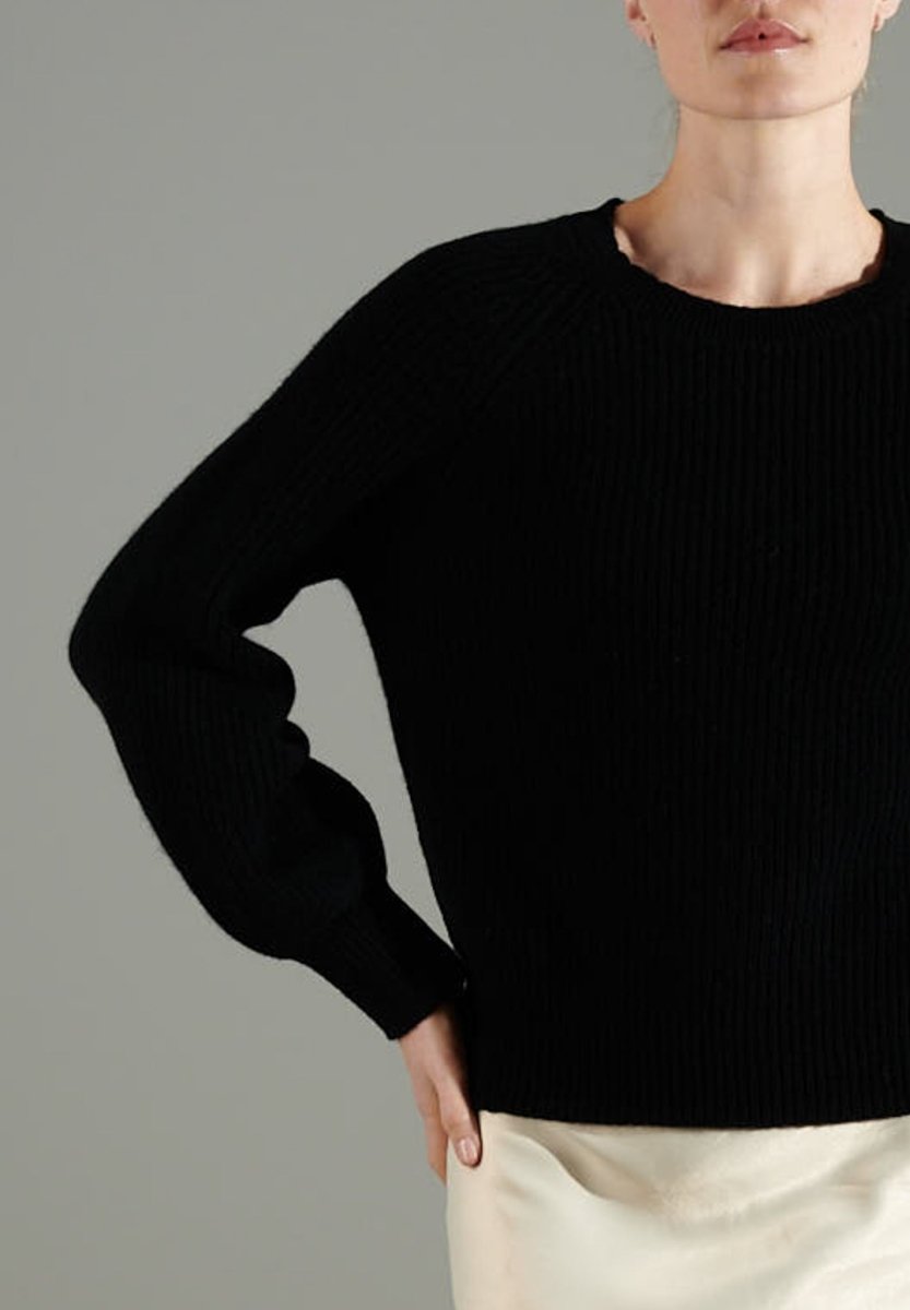 NAMI 6 Pull col rond manches raglan 4 fils en cachemire noir - Studio cashmere8