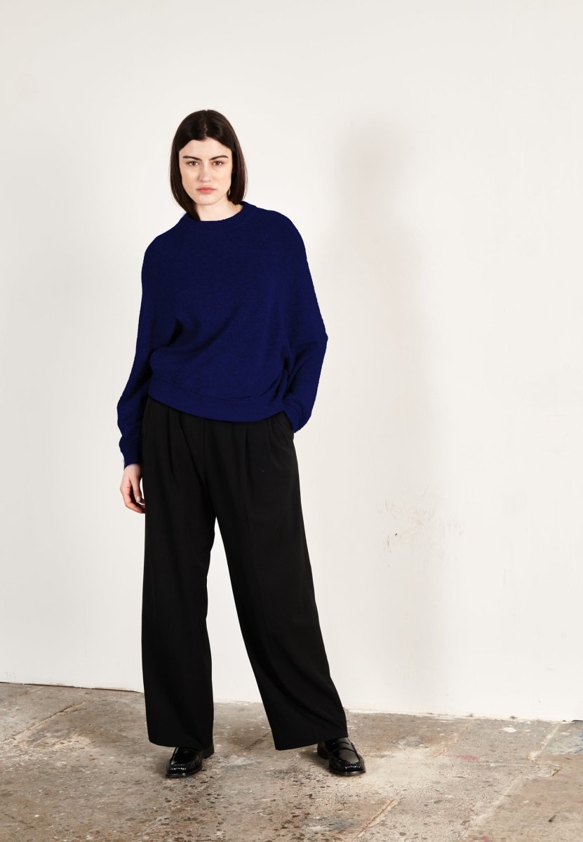 Pull col rond cachemire 4 fils bleu marine femme - HANA 6 - Studio cashmere8