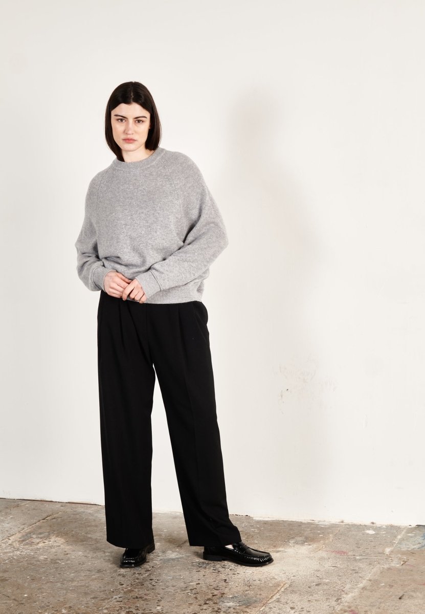 Pull col rond cachemire 4 fils gris clair femme - HANA 6 - Studio cashmere8