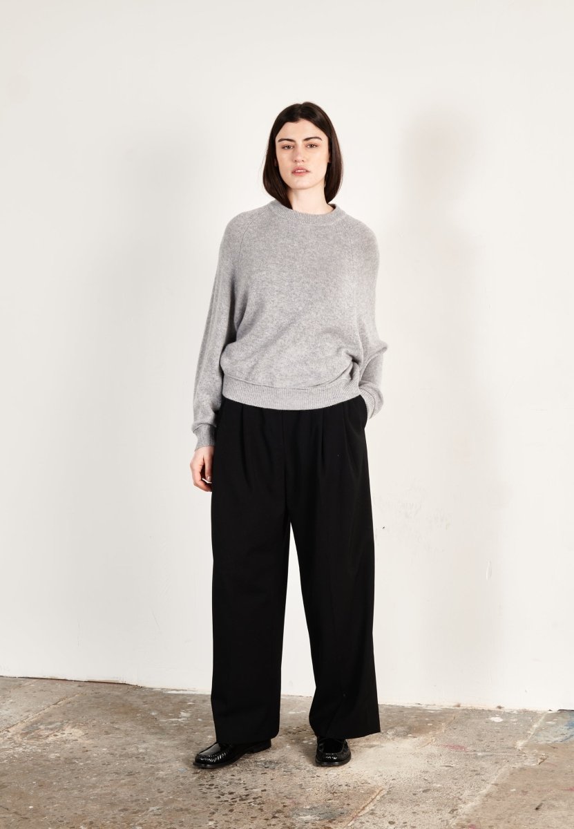 Pull col rond cachemire 4 fils gris clair femme - HANA 6 - Studio cashmere8