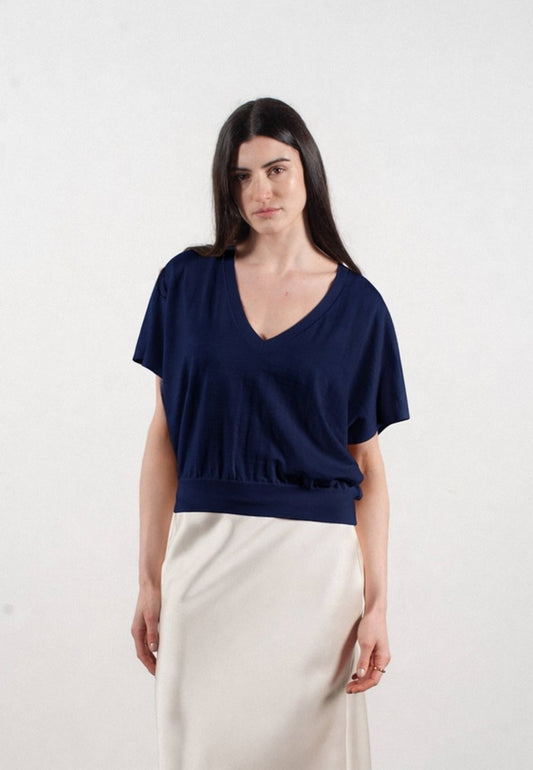 Pull col V à manches chauve souris femme en cachemire & laine ultrafin bleu marine - KELLY 6 - Studio cashmere8
