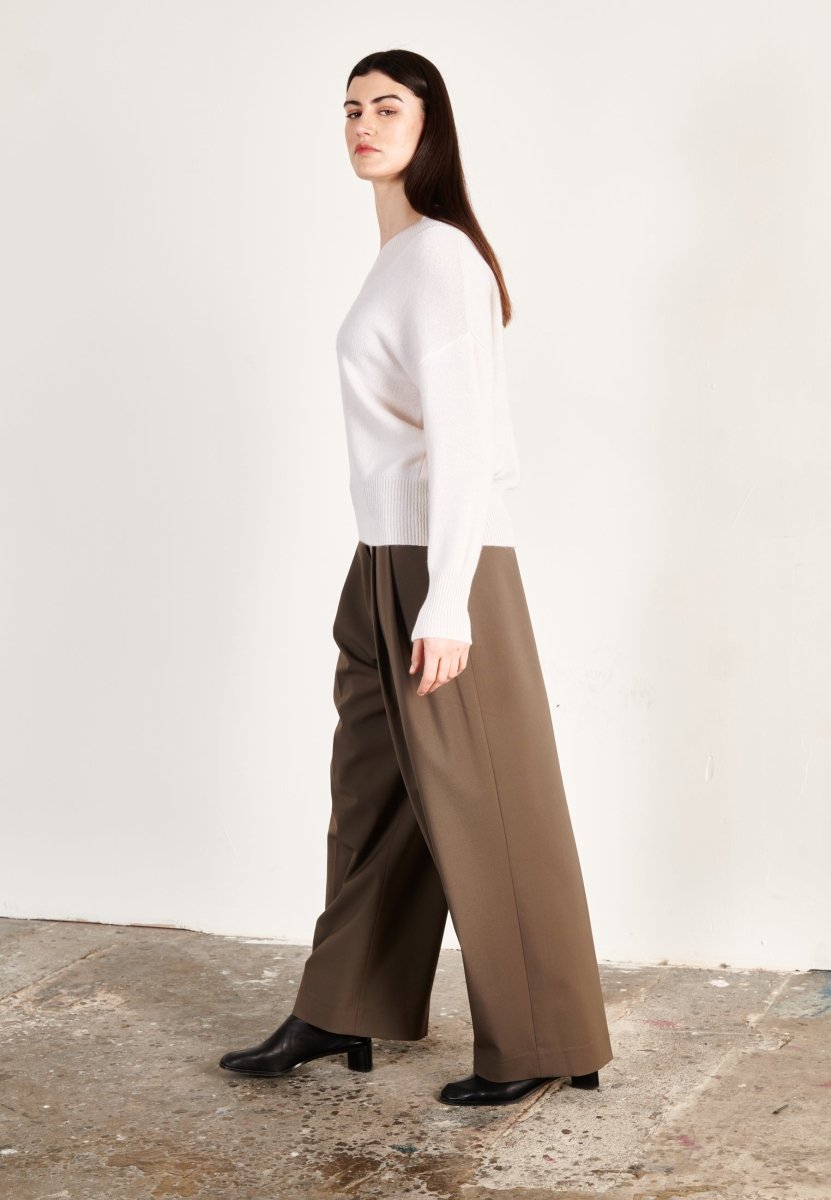 Pull col V cachemire 4 fils écru femme - HANA 12 - Studio cashmere8