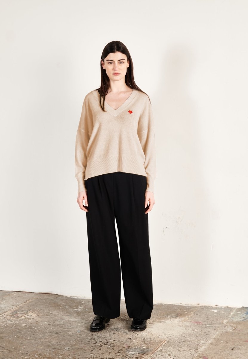 Pull col V cachemire beige femme - HANA 1 - Studio cashmere8