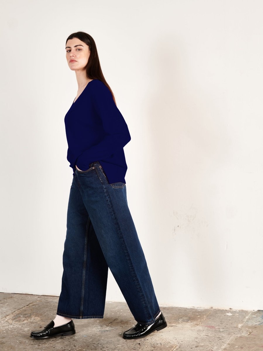 Pull col V cachemire bleu marine femme - HANA 1 - Studio cashmere8