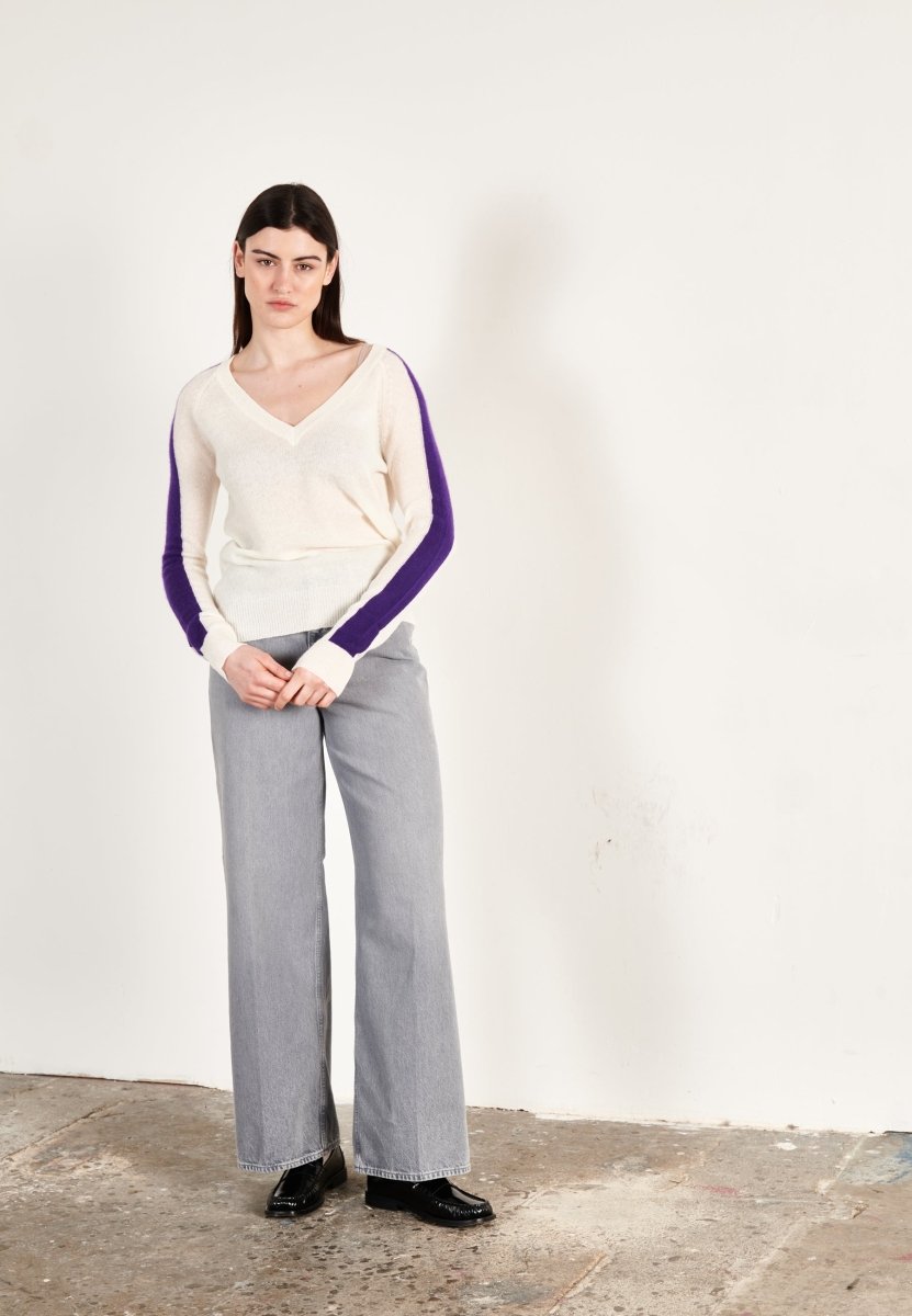Pull col V cachemire écru/violet femme - RIA 1 - Studio cashmere8