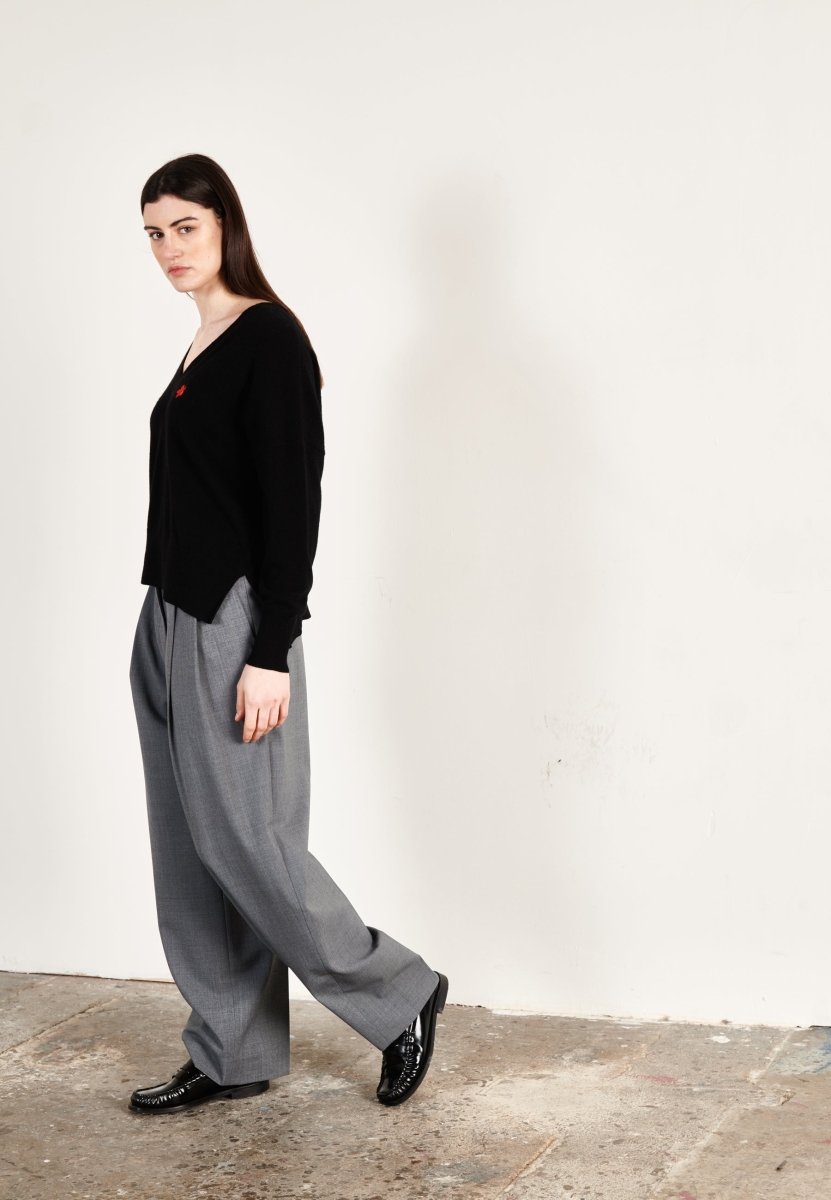 Pull col V cachemire noir femme - HANA 1 - Studio cashmere8