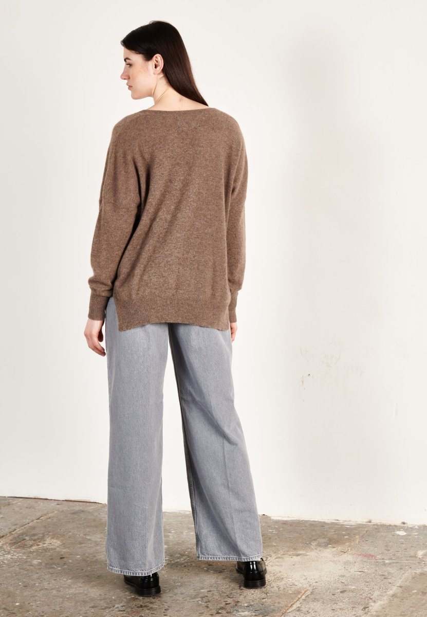 Pull col V cachemire taupe femme - RIA 3 - Studio cashmere8