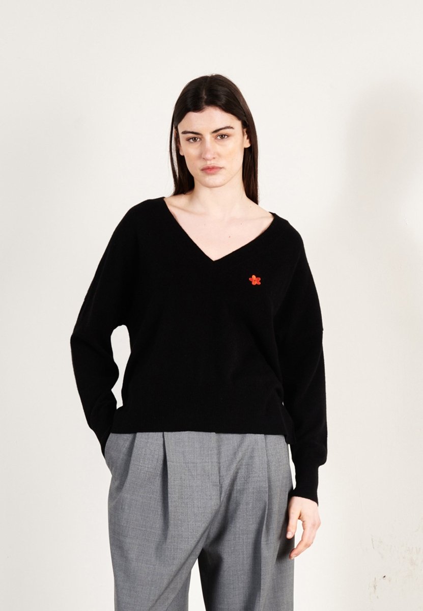 Pull col V femme en cachemire noir - HANA 1 - Studio cashmere8