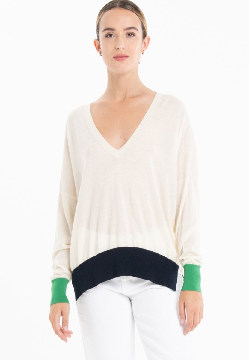 Pull col V oversize ultrafin cachemire et laine blanc/vert/bleu marine femme - KELLY 10 - Studio cashmere8