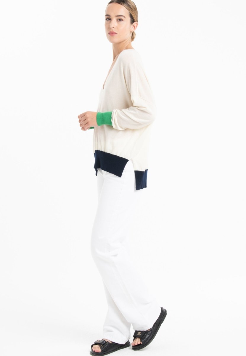 Pull col V oversize ultrafin cachemire et laine blanc/vert/bleu marine femme - KELLY 10 - Studio cashmere8