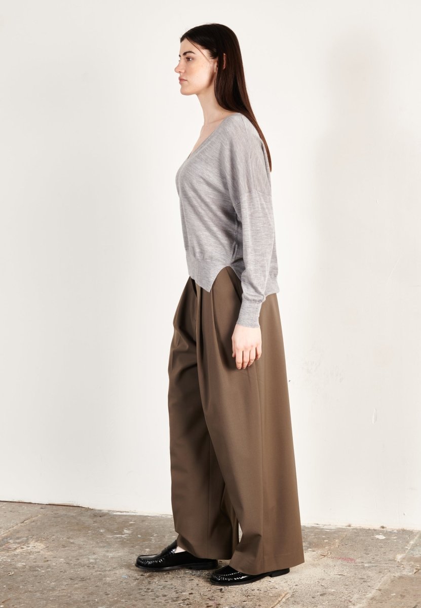 Pull col V oversize ultrafin cachemire et laine gris femme - KELLY 10 - Studio cashmere8