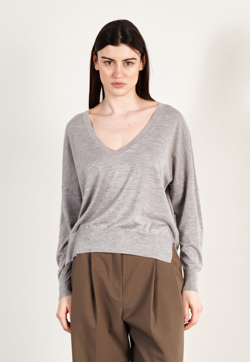 Pull col V oversize ultrafin cachemire et laine gris femme - KELLY 10 - Studio cashmere8
