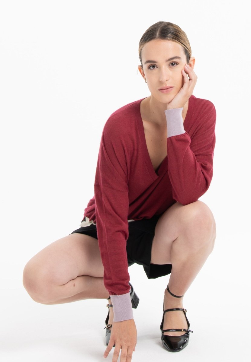 Pull col V oversize ultrafin cachemire et laine rouge/violet/blanc femme - KELLY 10 - Studio cashmere8