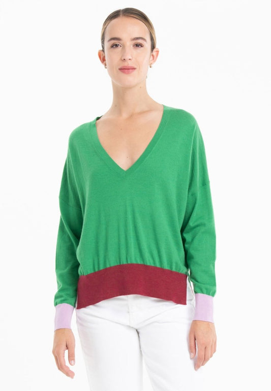 Pull col V oversize ultrafin cachemire et laine vert/lavande/rouge femme - KELLY 10 - Studio cashmere8