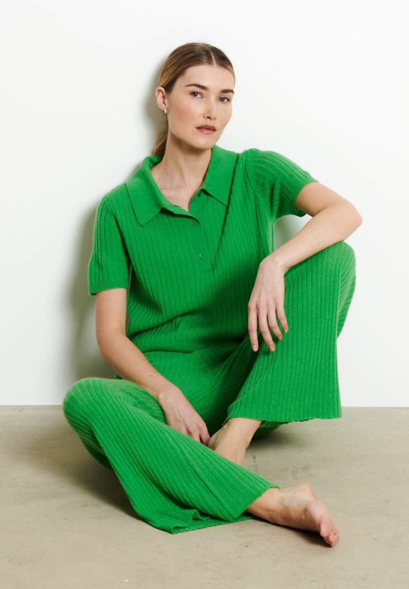 RIA 14 Pantalon coupe évasé en côte traditionnelle en cachemire vert pomme - Studio cashmere8