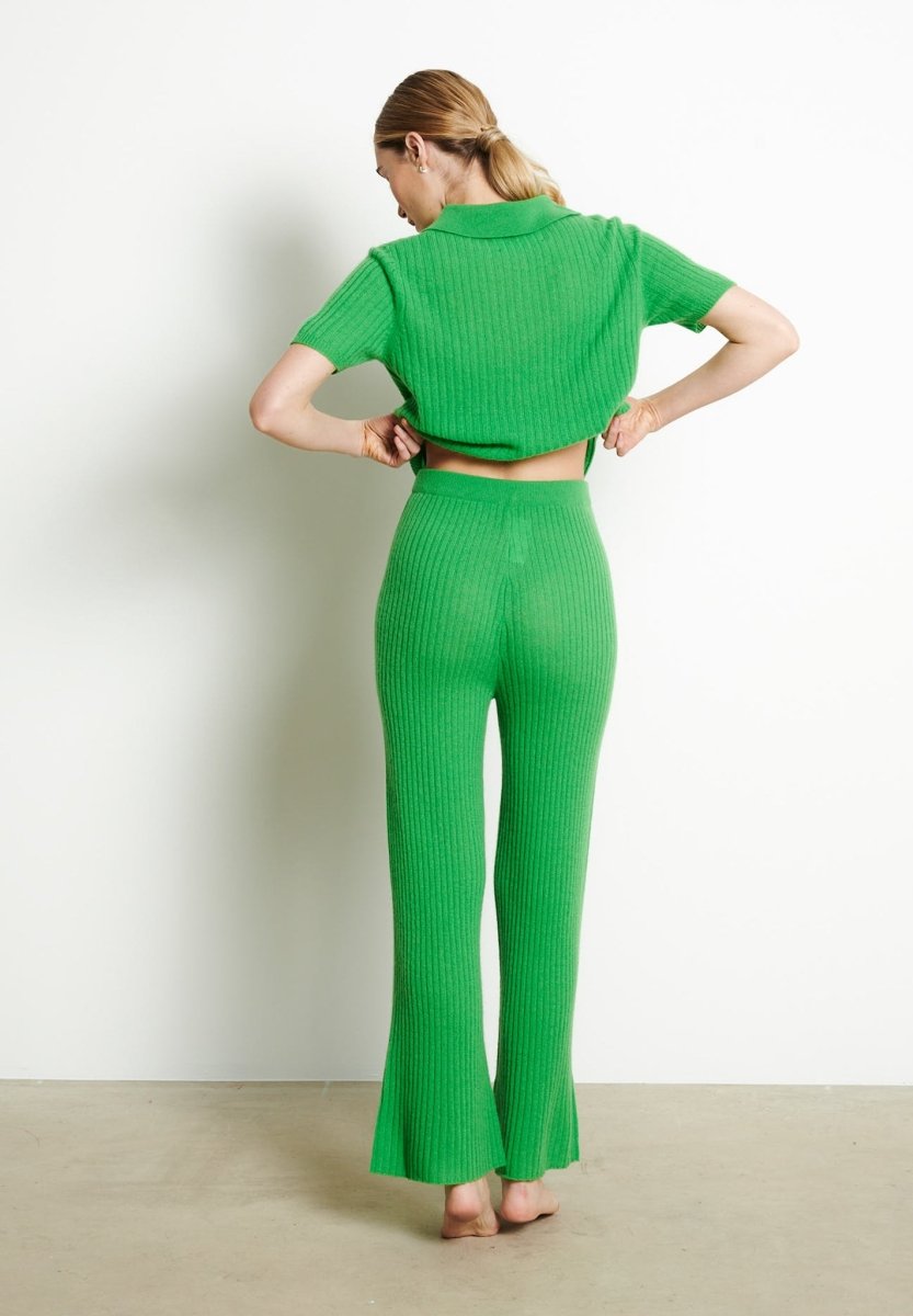 RIA 14 Pantalon coupe évasé en côte traditionnelle en cachemire vert pomme - Studio cashmere8