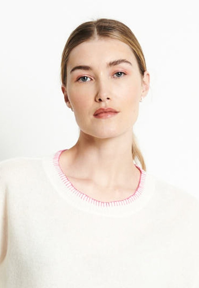 RIA 15 Pull col rond oversize avec couture apparente en cachemire blanc écru - Studio cashmere8