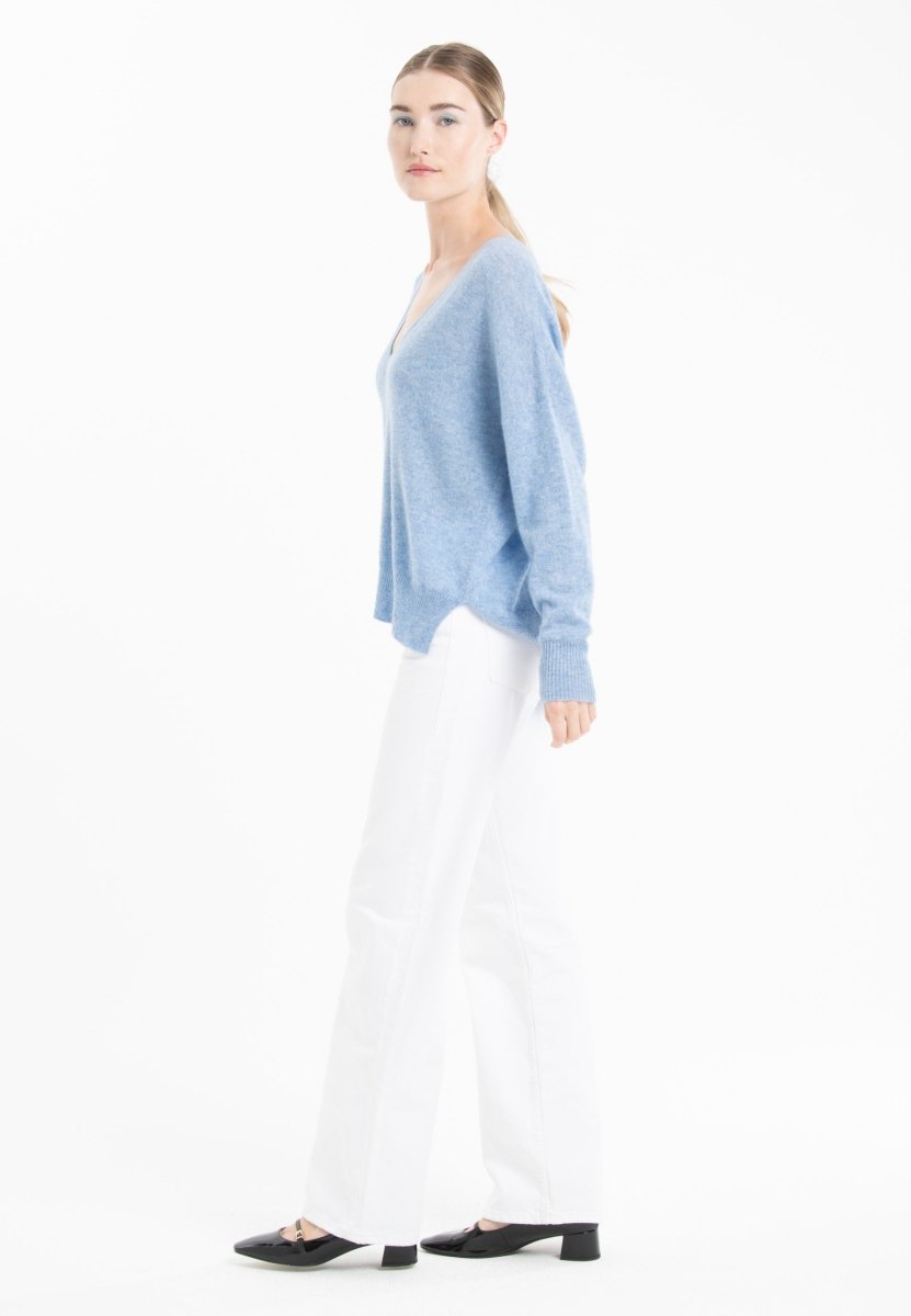 RIA 3 Pull col V profond oversize en cachemire bleu ciel - Studio cashmere8