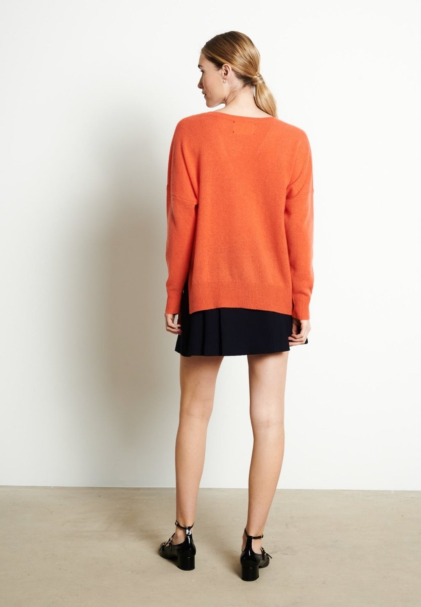 RIA 3 Pull col V profond oversize en cachemire mandarine - Studio cashmere8