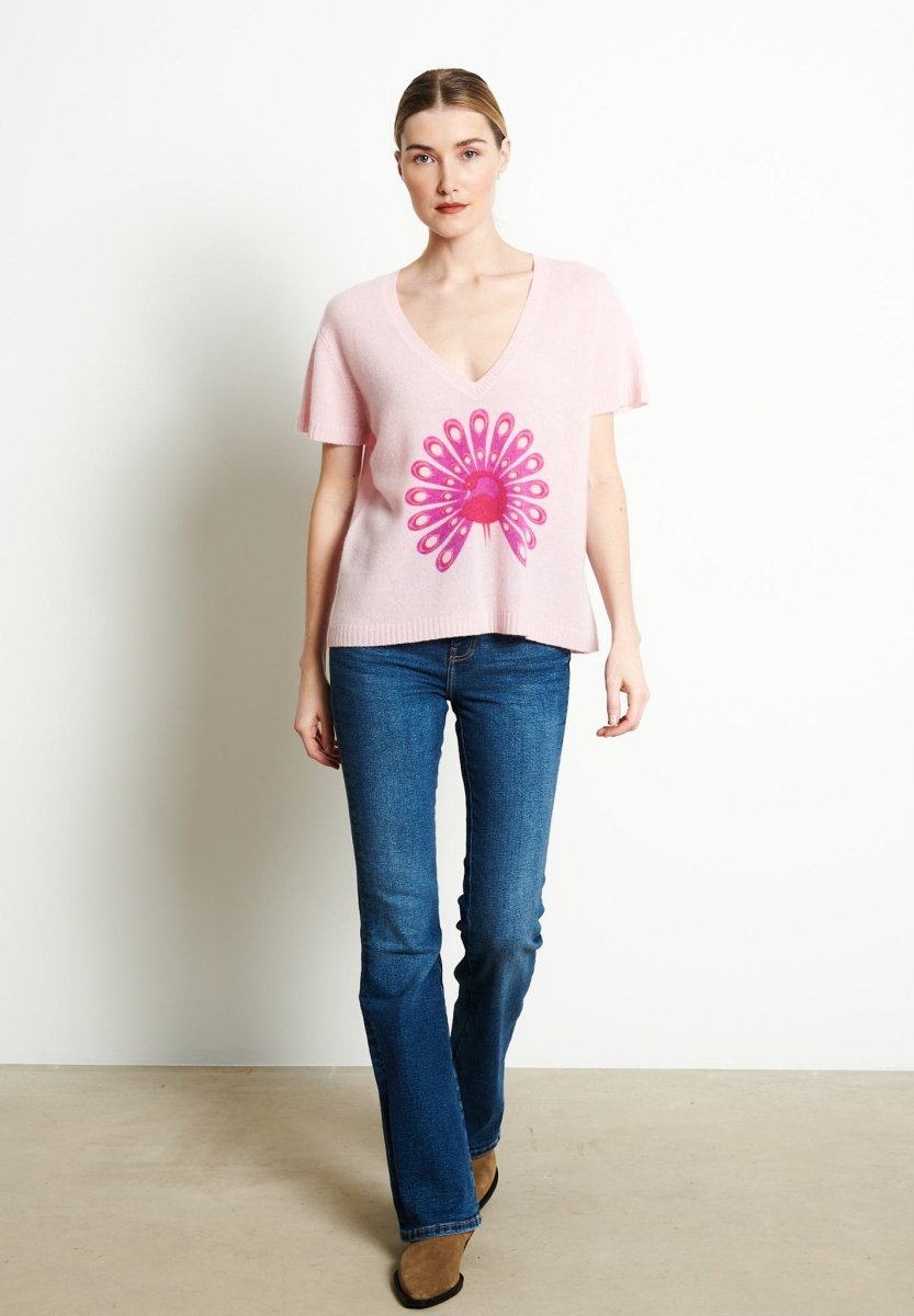 RIA 5 T-shirt col V en cachemire imprimé paon rose baby - Studio cashmere8