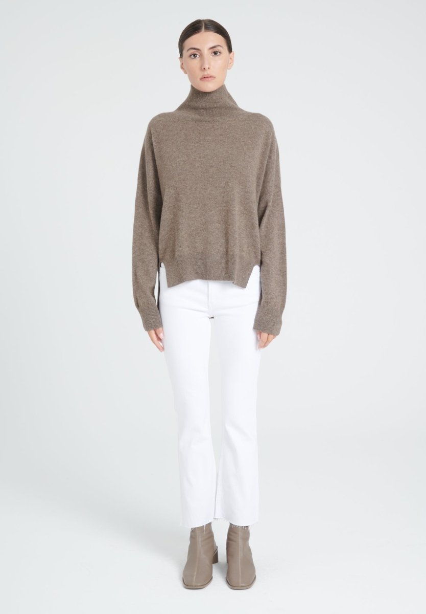 ZAYA 13 Pull col montant oversize en cachemire taupe - Studio cashmere8