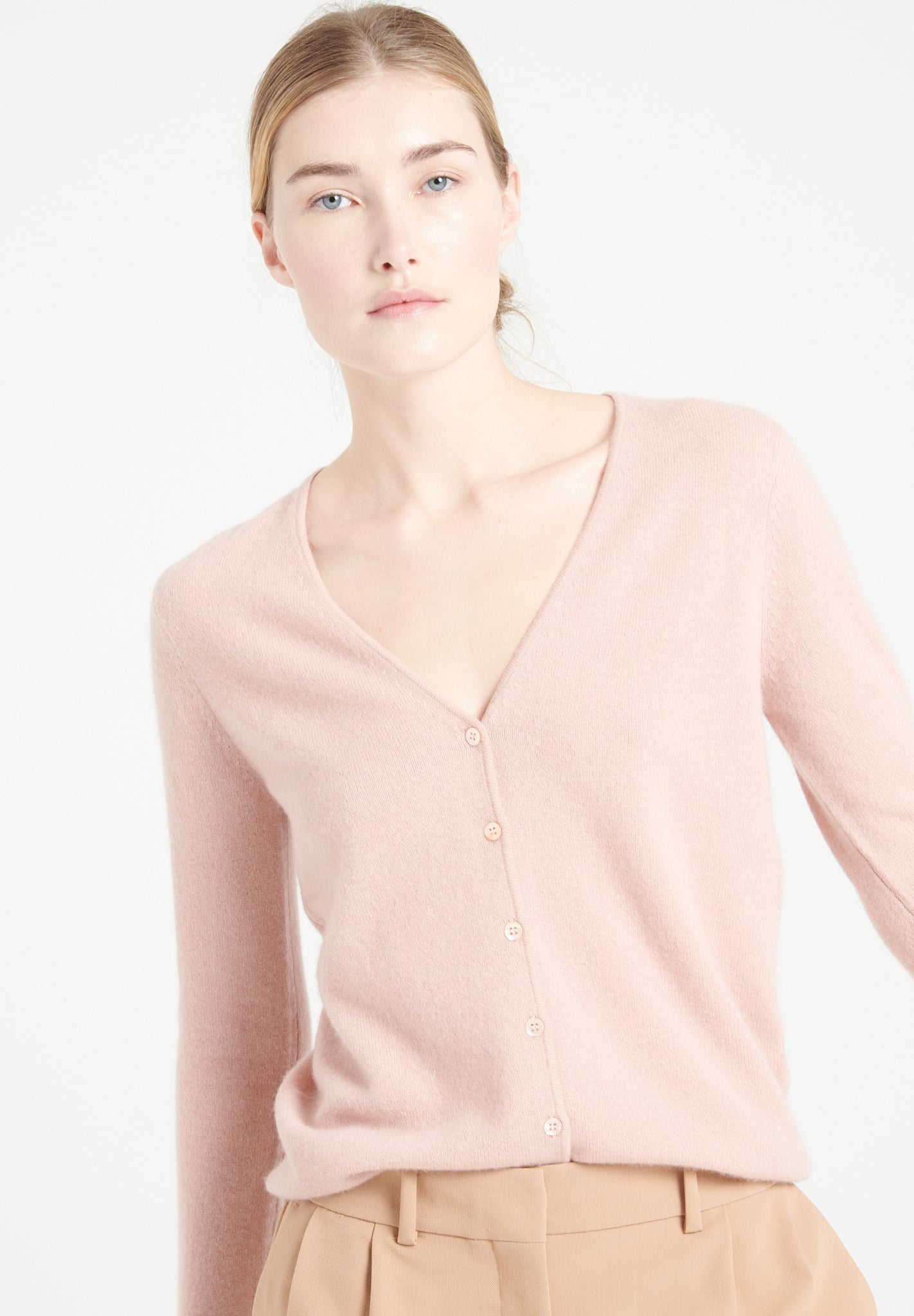 LILLY 7 Cardigan col V cintré rose poudré